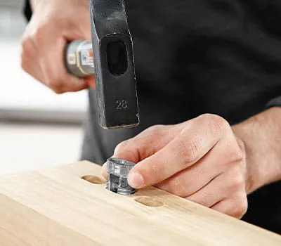 Inserting the split anchor