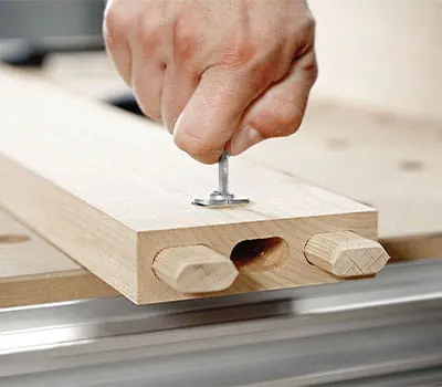 Pushing in the cross anchor