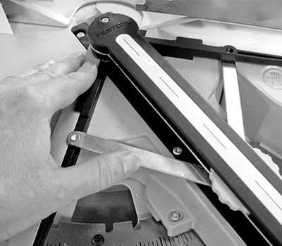 Transferring the angle to the compound mitre saw