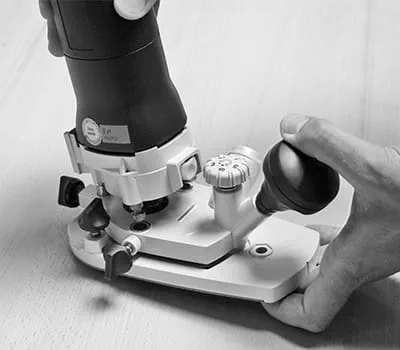 Connecting machine to support table