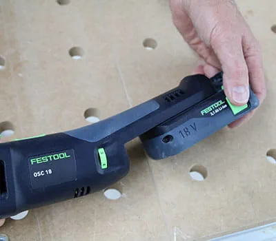 Removing the battery pack