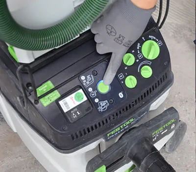 Connecting the mobile dust extractor with the AGC DSC 125 via Bluetooth