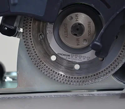 DSC-AG 125 with a diamond cutting disc