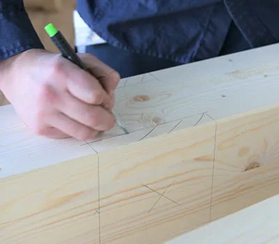 Pull the post ends apart.