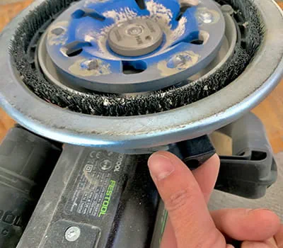 Adjusting the guide table