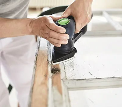 Sanding corners or narrow seams