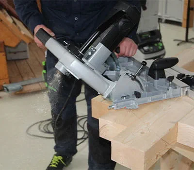 Creating mitre cuts on the rafters