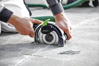 For dust-free crack rehabilitation, the DSC-AG 125 FH freehand cutting system or the DSC AGC 125 FH battery-powered version are suitable.