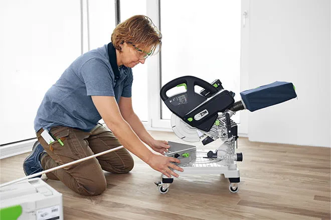 The new SYMC 70 cordless compound mitre saw from Festool