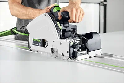 The new scorer plunge saw TSV 60 K from Festool in use
