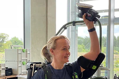 Mel Freywald with exoskeleton