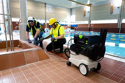 Working in swimming pools with the SYS-PowerStation