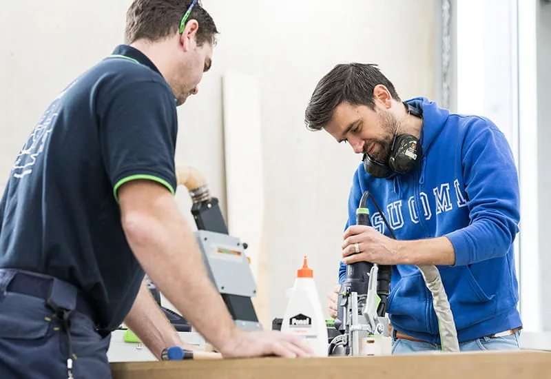 Working with the Festool edge router