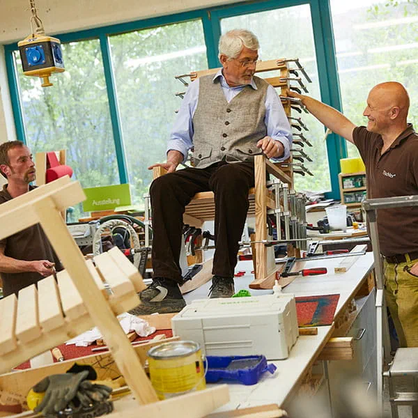 The first construction of the rocking chair
