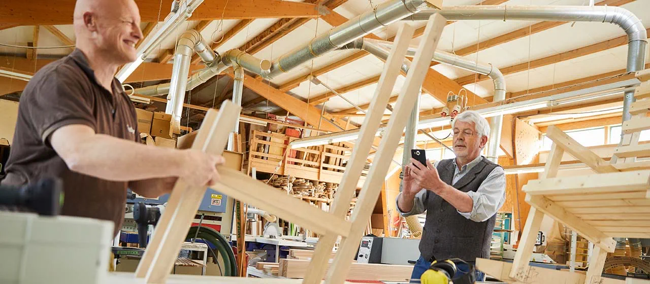 The first construction of the rocking chair