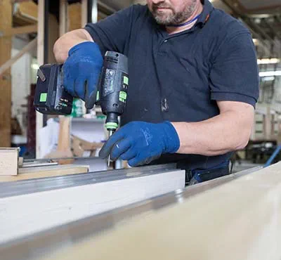 Working with the Festool cordless drill