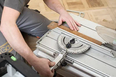 Cutting the blocks with the Festool trimming saw PRECISIO CS 70