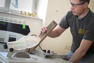 Cutting the blocks with the Festool trimming saw PRECISIO CS 70 - Detailed view